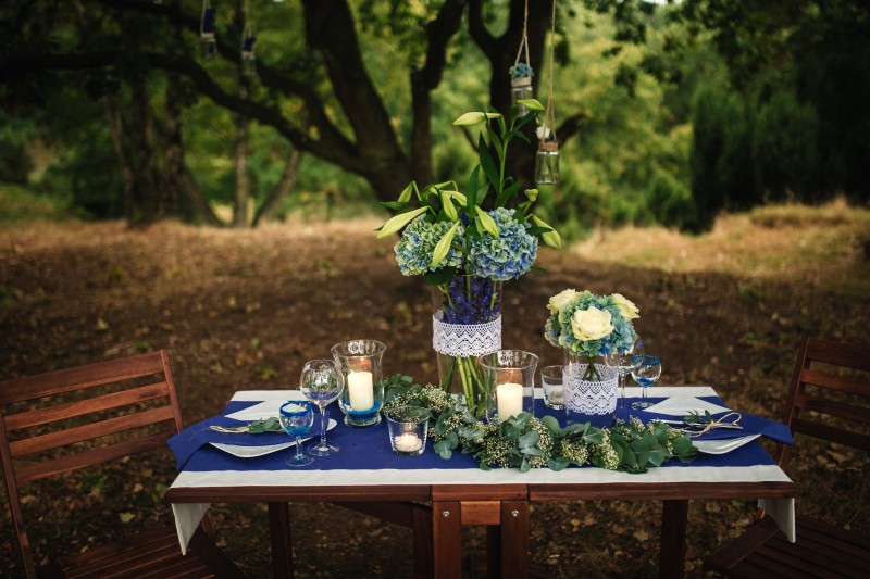 Ruhige intime Hochzeit draußen
